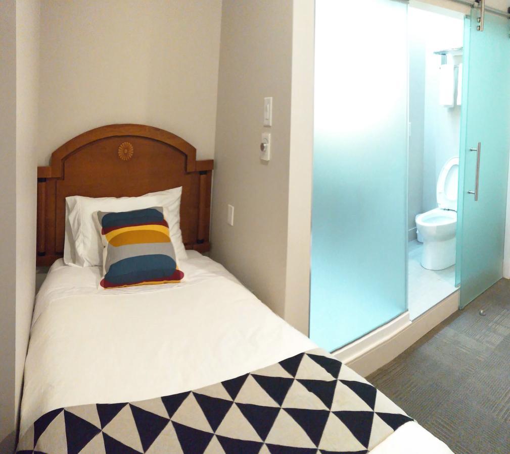 Hotel Le Deville Монреал Екстериор снимка