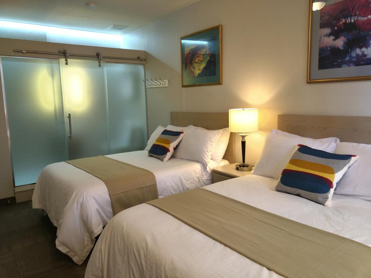 Hotel Le Deville Монреал Екстериор снимка